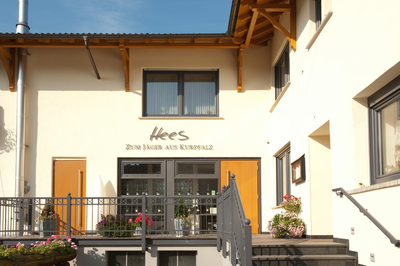 Weingut Hees - Landgasthof Zum Jaeger Aus Kurpfalz Auen エクステリア 写真